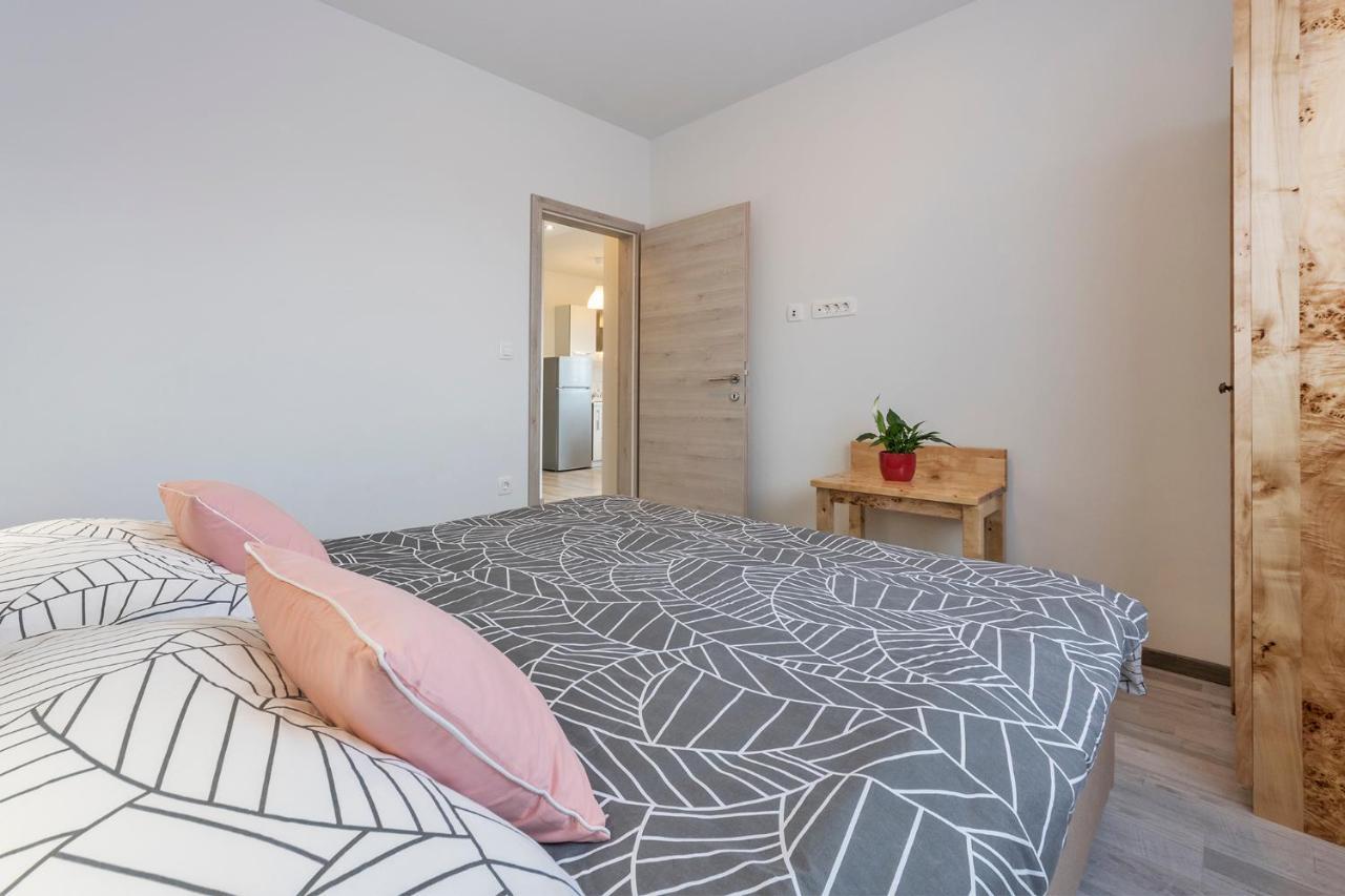 2 Bedroom Apartment Peroj Fažana Zewnętrze zdjęcie